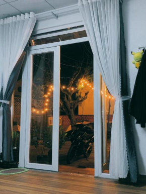 Ở Đây Vui Cực